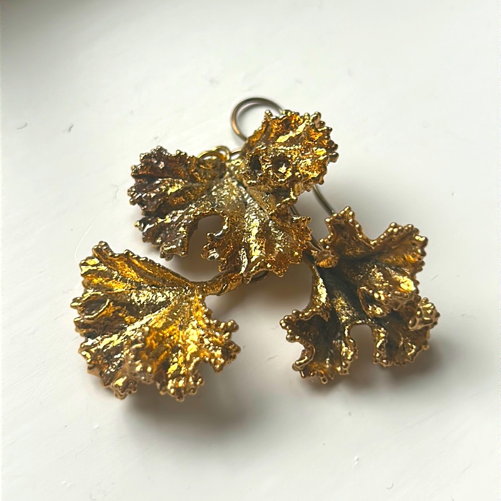 🔥HP🔥VTG 3 piece handmade Gold leaf Earrings and pendant set - Picture 10 of 10